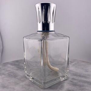 Authentic « Essential Square » Lampe Berger
